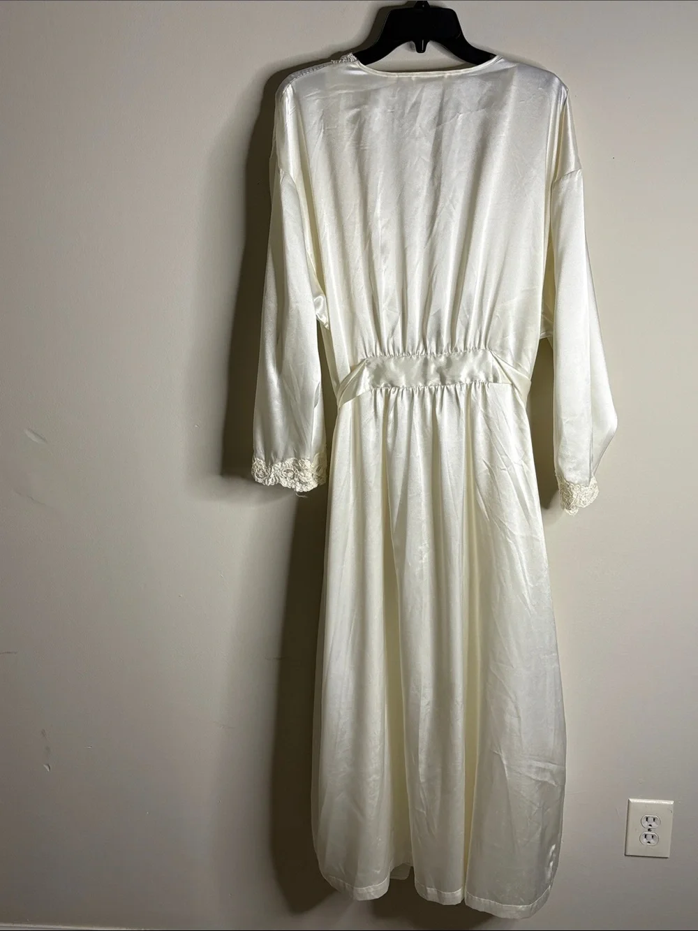 Vintage Victoria's Secret Cream Satin Robe and Lace Chemise Set